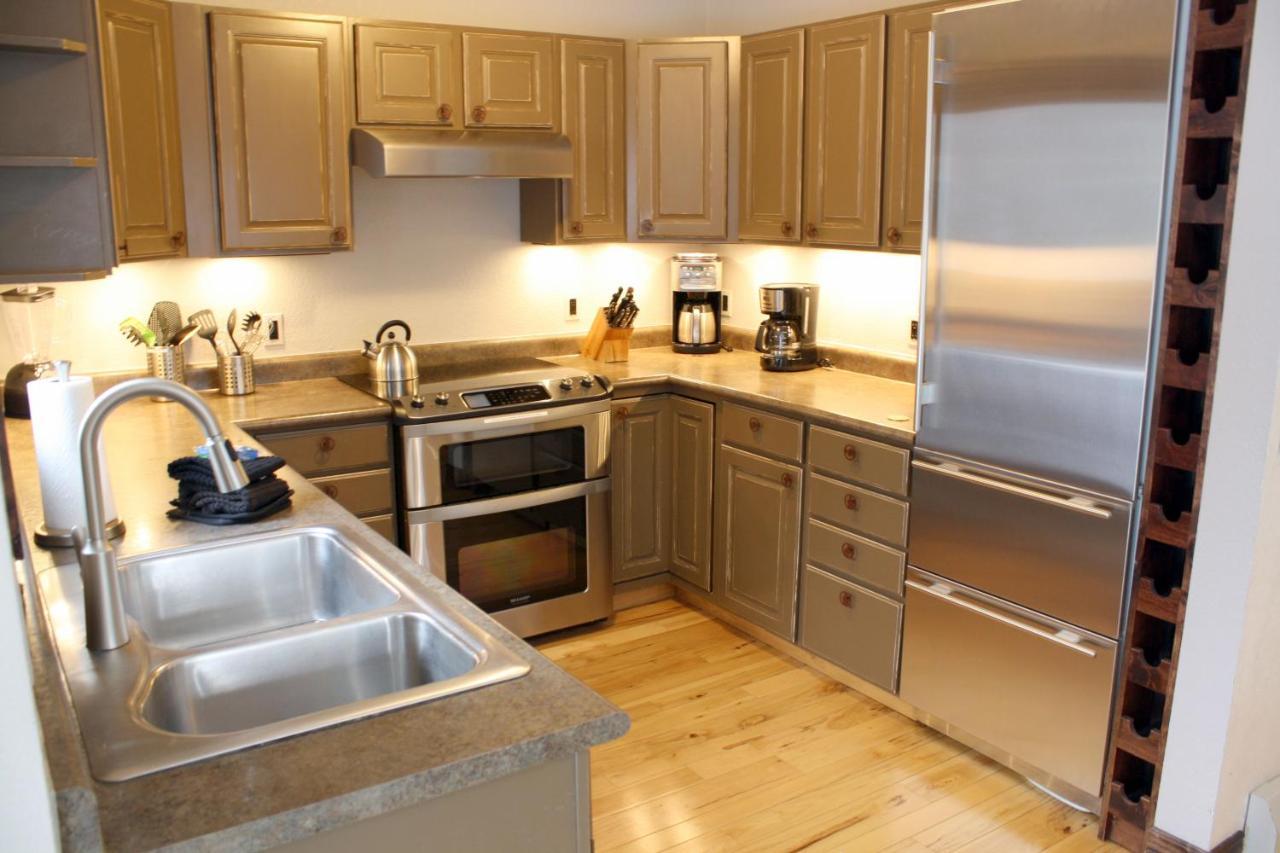 Pinecreek #E - 3 Bedroom - Pool And Hot Tub Access - Close To Town - Shuttle To Slopes Breckenridge Exterior photo